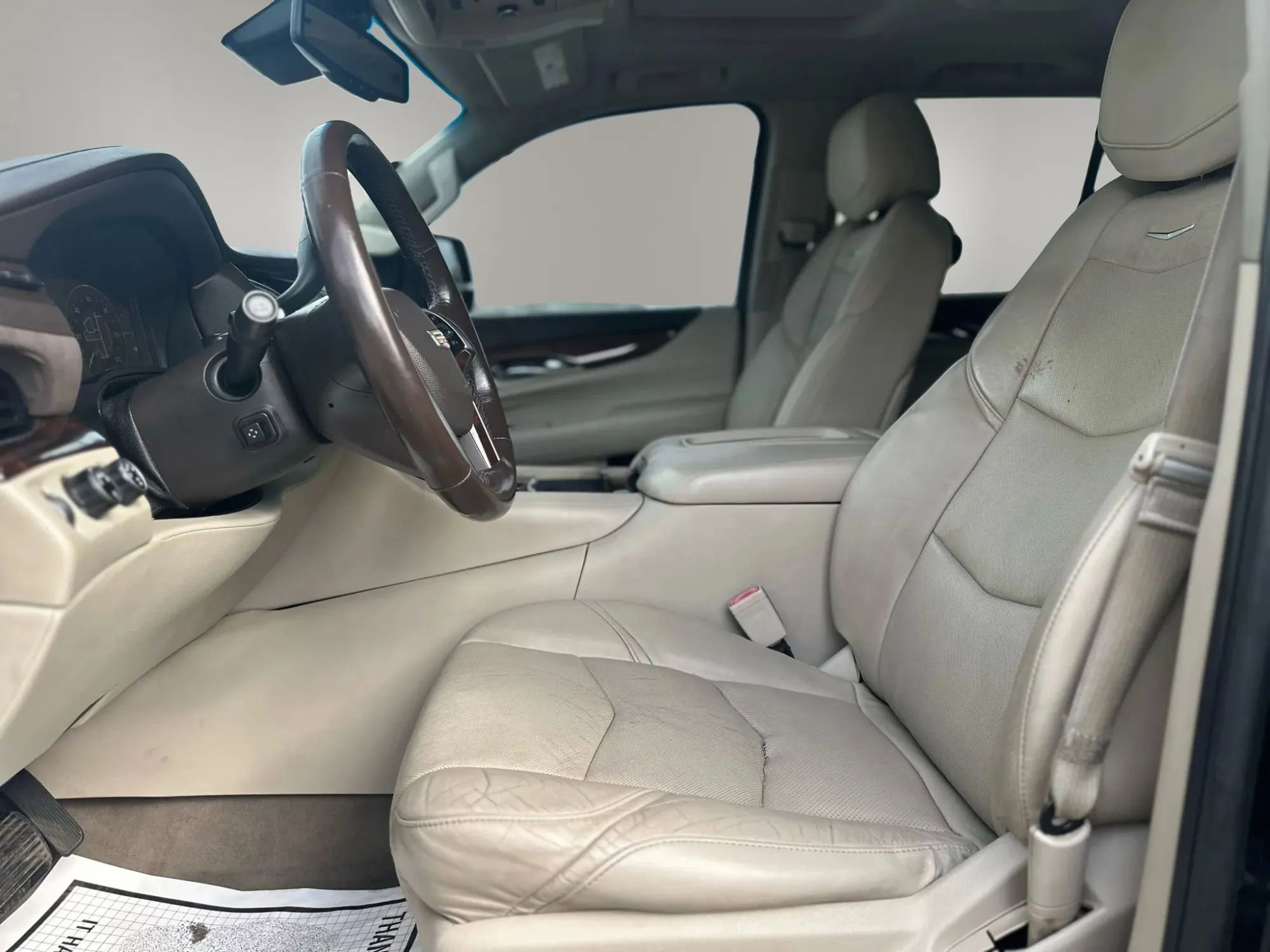 Used 2015 Cadillac Escalade Luxury image 9