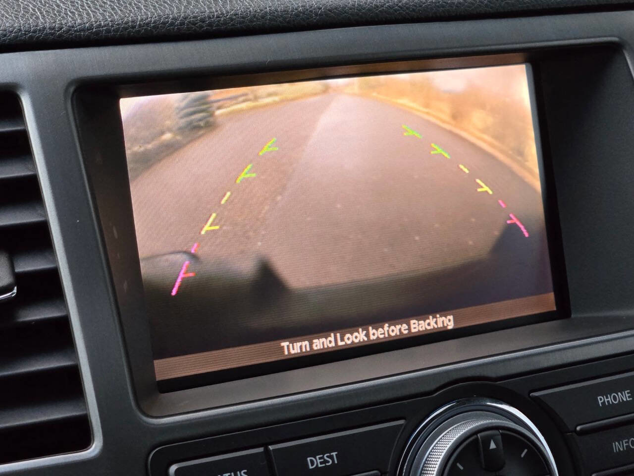 Used 2010 Nissan Armada Platinum image 31