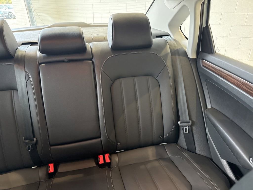 Used 2020 Volkswagen Passat 2.0T SEL image 17