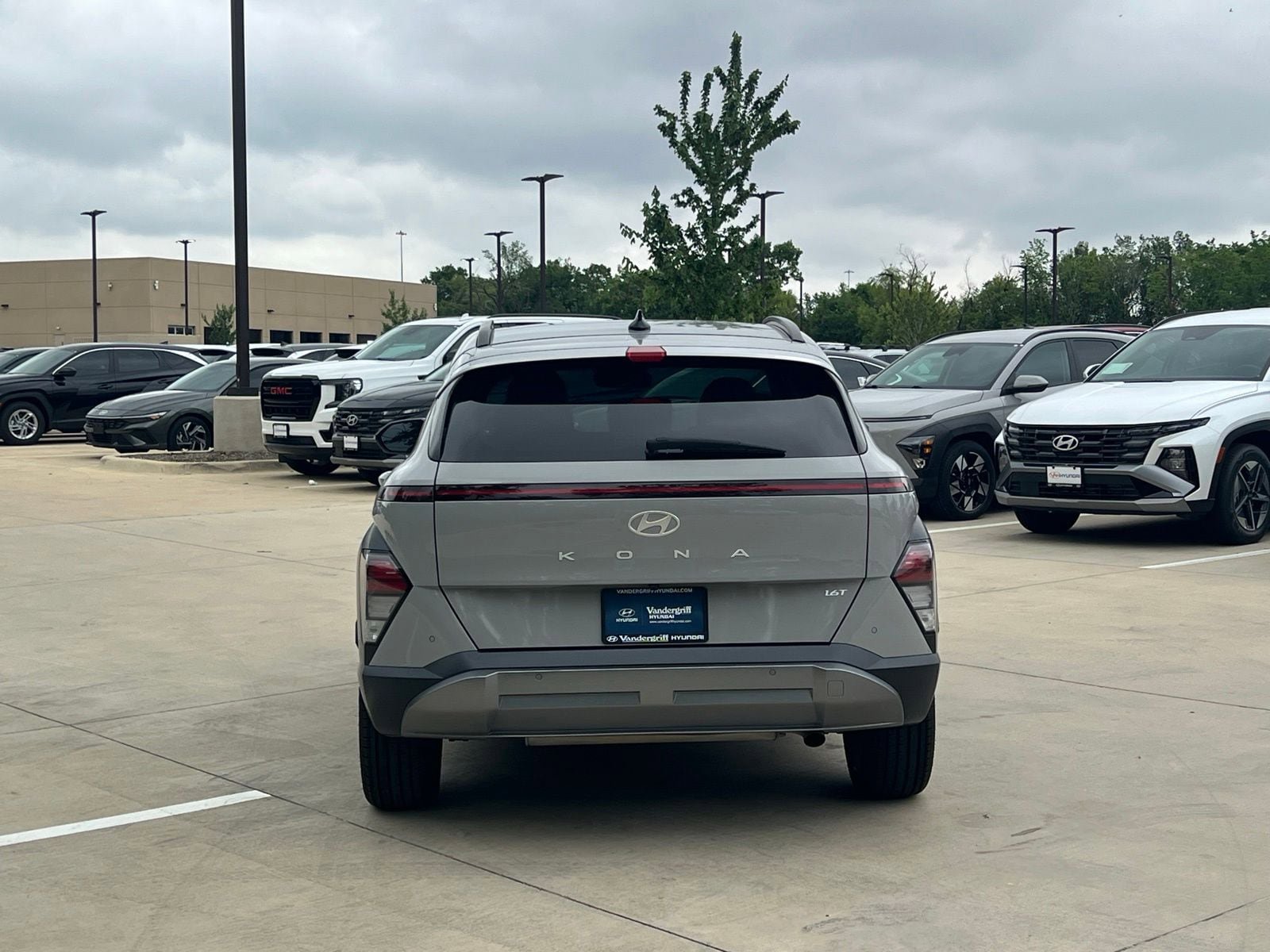 Used 2024 Hyundai Kona Limited FWD image 10