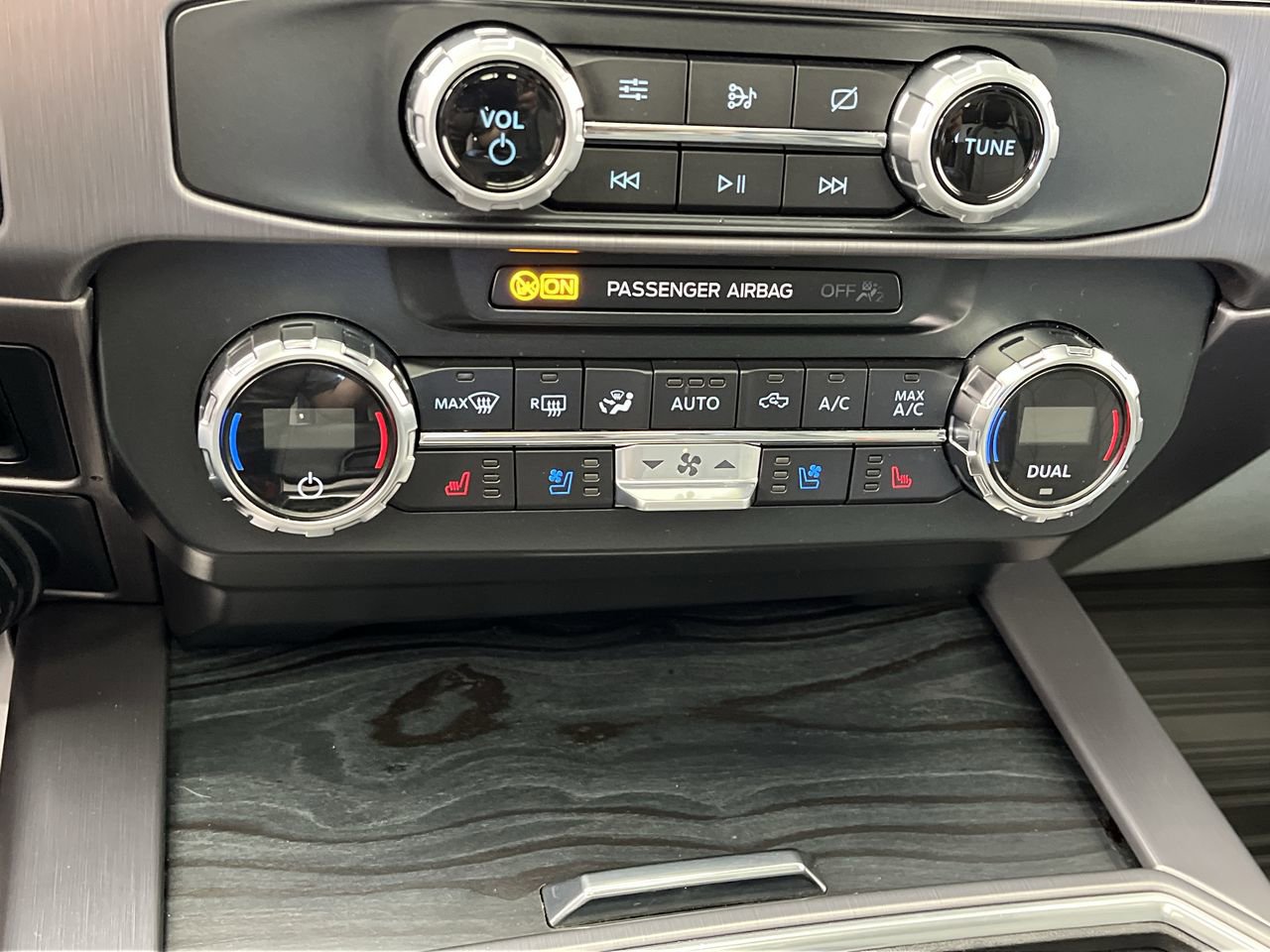 Used 2022 Ford F350 Limited image 24