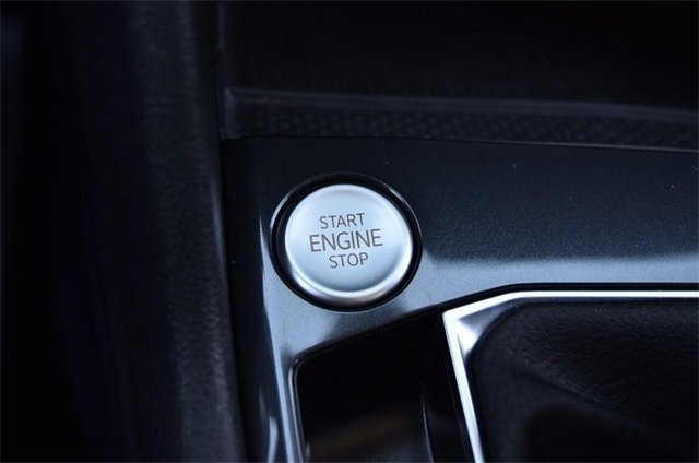 Certified 2022 Volkswagen Tiguan SE w/ Panoramic Sunroof Package image 17