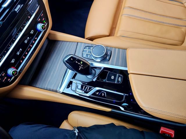 Used 2021 BMW M550i xDrive w/ Dynamic Handling Package image 26