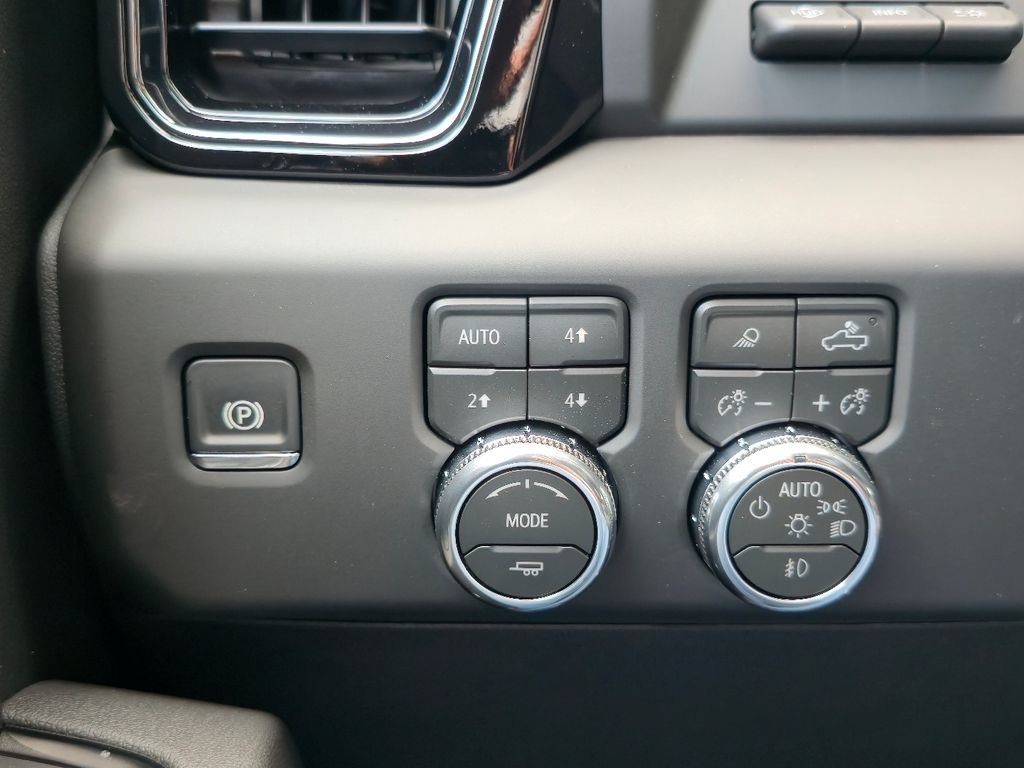 New 2026 GMC Sierra 2500 AT4 w/ AT4 Premium Plus Package AWD/4WD image 18