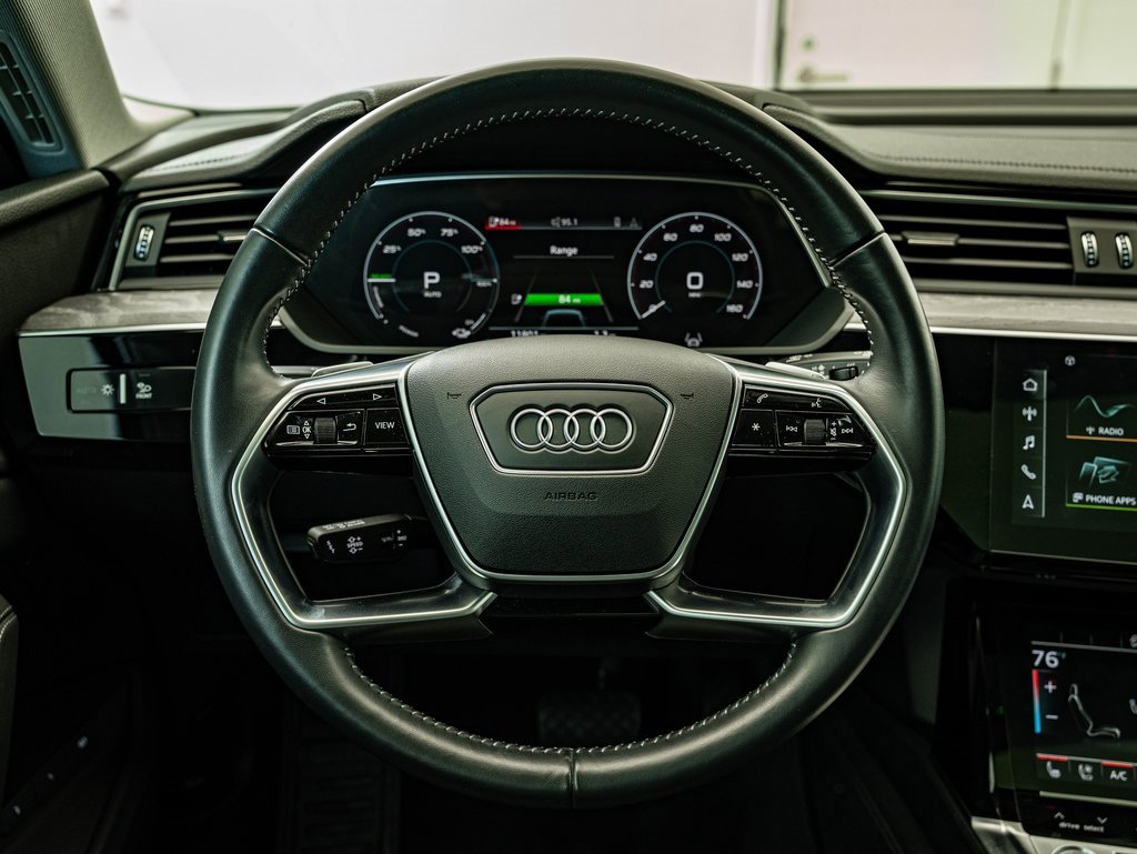 Used 2021 Audi e-tron Premium Plus w/ Premium Plus Package image 23