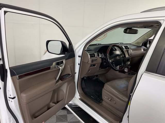 Used 2017 Lexus GX 460 AWD/4WD image 27