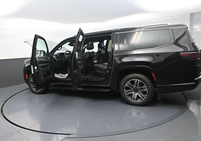 Used 2024 Jeep Wagoneer L Series II w/ Flexible Seating Group AWD/4WD image 33