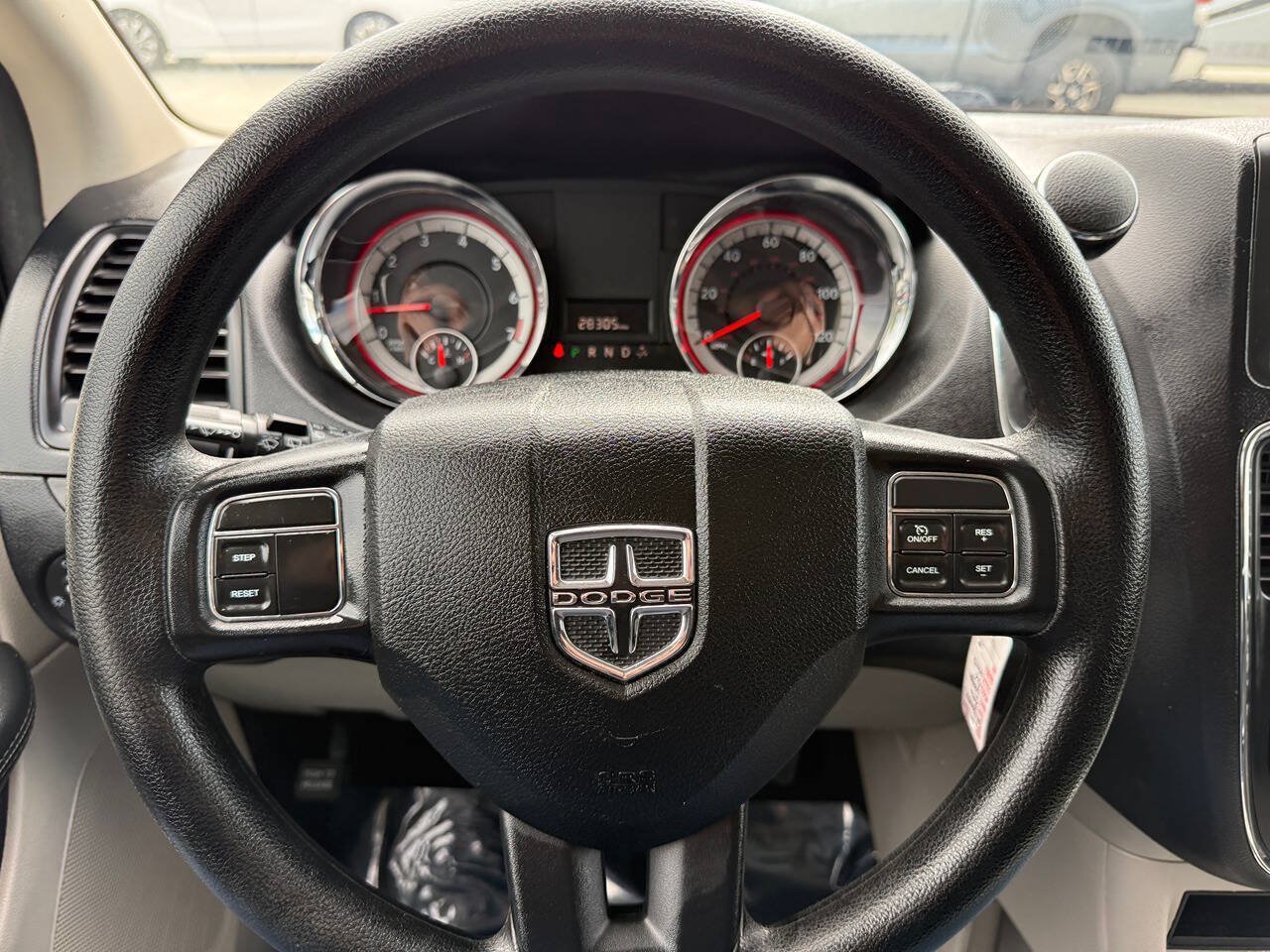 Used 2016 Dodge Grand Caravan SXT FWD image 32