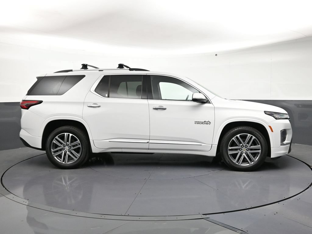 Used 2023 Chevrolet Traverse High Country w/ LPO, Floor Liner Package AWD/4WD image 6