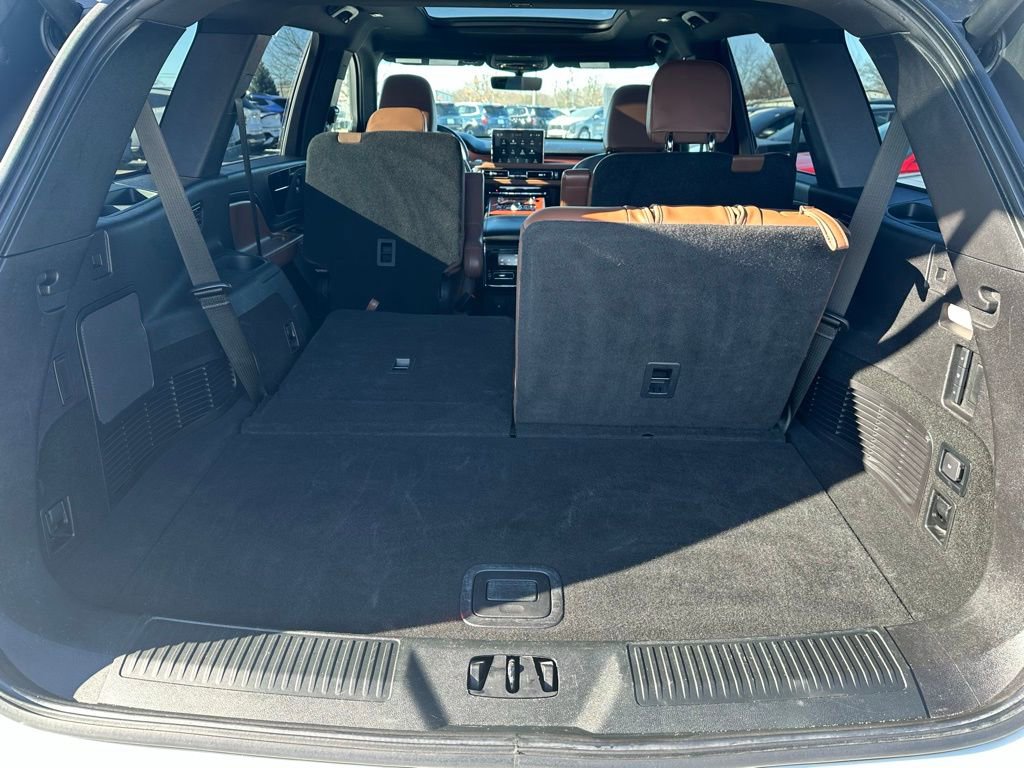 Used 2021 Lincoln Aviator Reserve w/ Elements Package Plus image 32