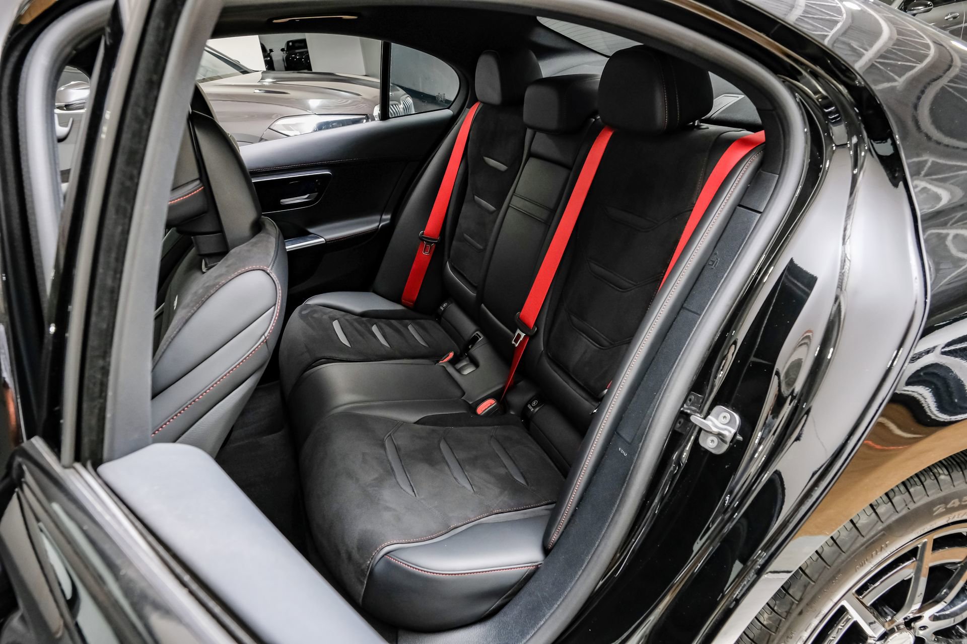 Used 2024 Mercedes-Benz C 43 AMG 4MATIC Sedan w/ Driver Assistance Package image 40