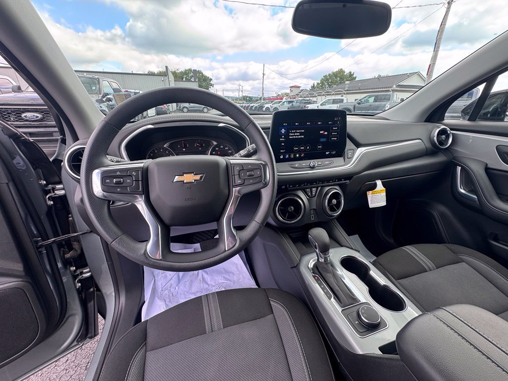 Used 2023 Chevrolet Blazer LT w/ Convenience Package FWD image 12