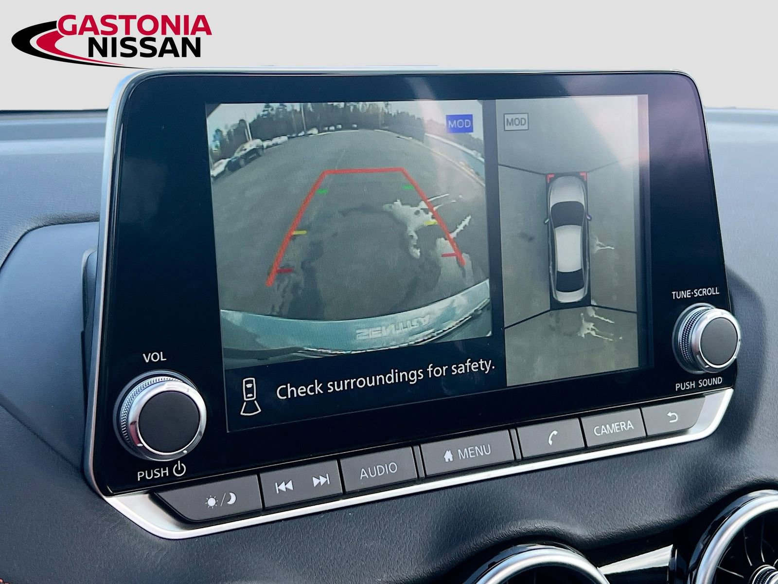 Used 2025 Nissan Sentra SR w/ SR Premium Package image 17