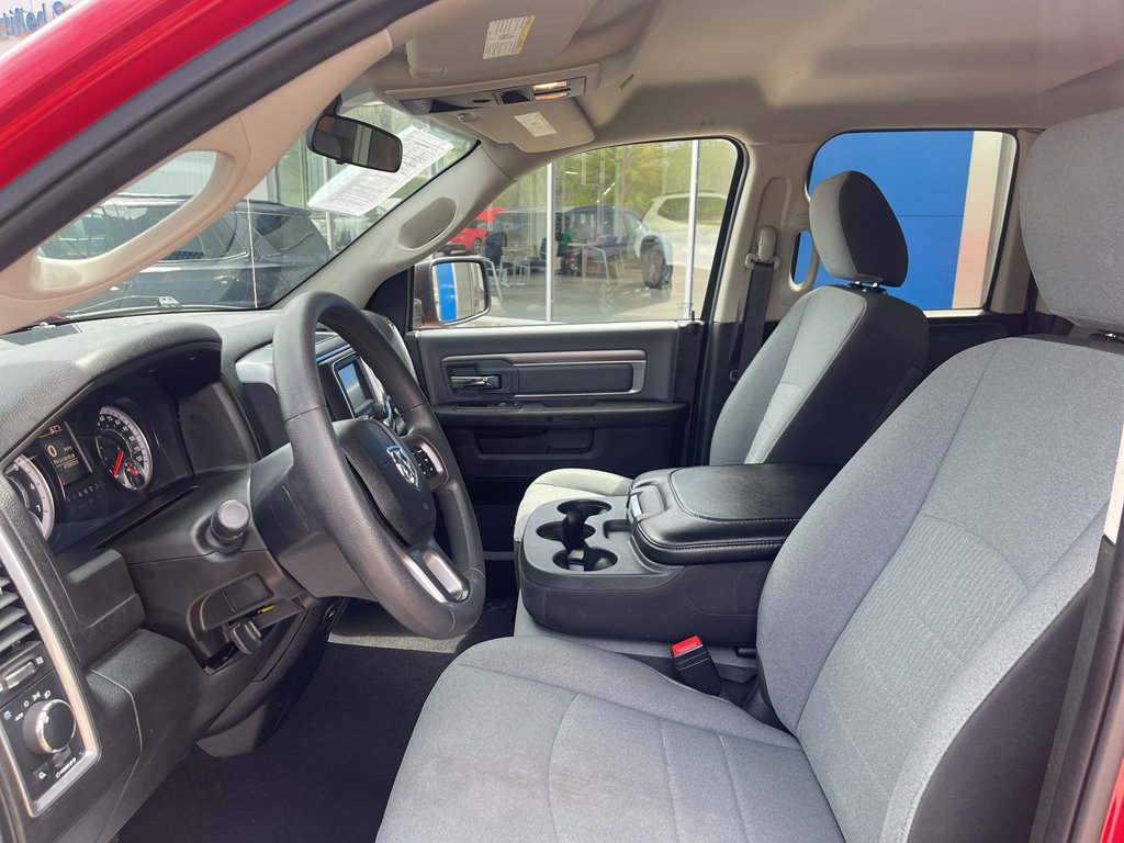 Used 2024 RAM 1500 Classic SLT AWD/4WD image 4