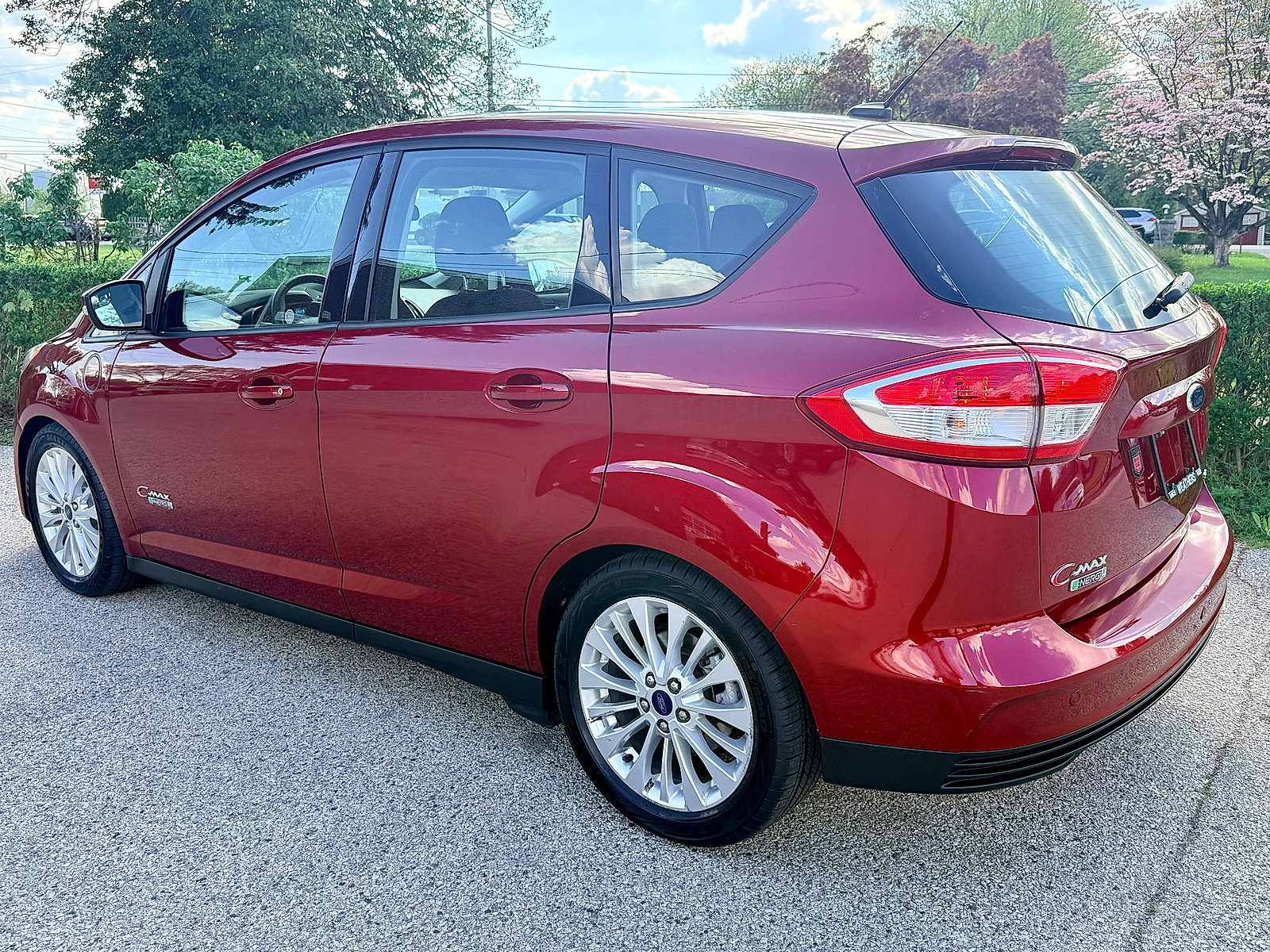 Used 2017 Ford C-MAX Energi SE w/ Equipment Group 401A image 6