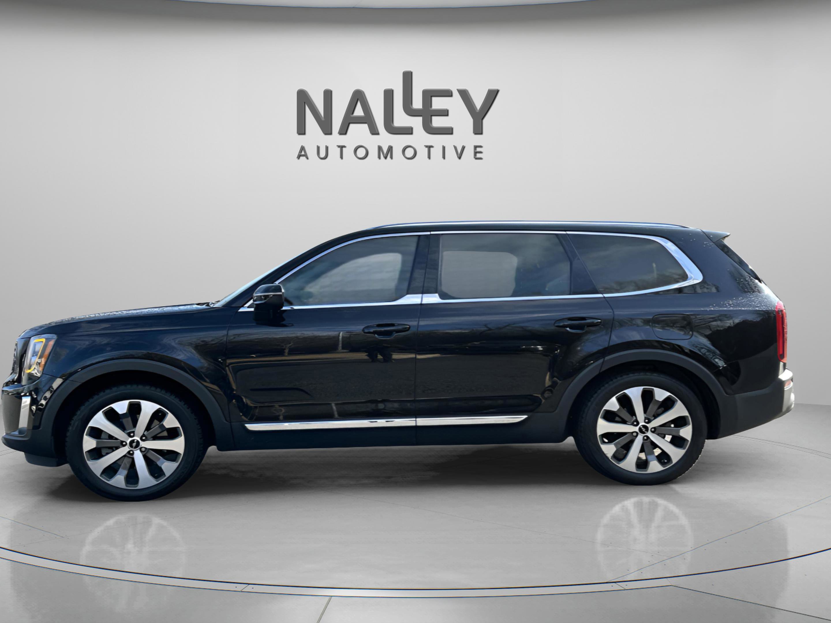 Used 2022 Kia Telluride EX w/ EX Premium Package image 4