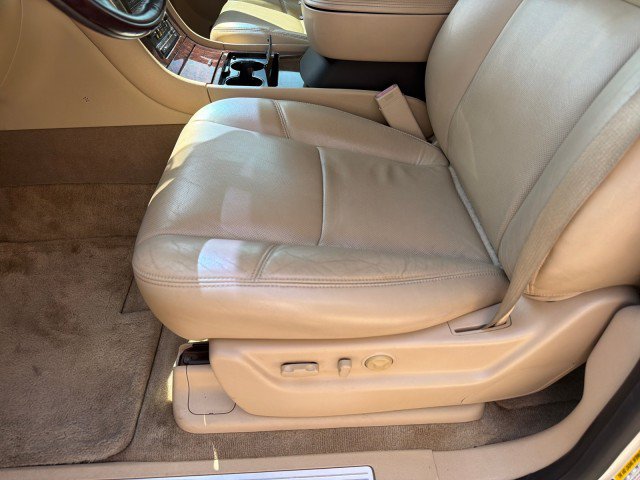 Used 2013 Cadillac Escalade ESV Luxury RWD image 12