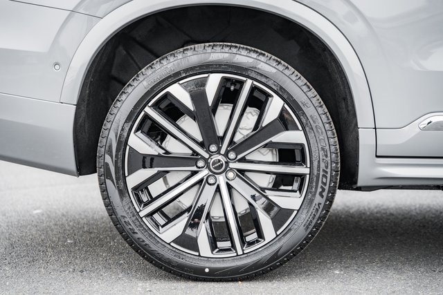 New 2026 Volvo XC90 B6 Plus w/ Protection Package Premier image 17