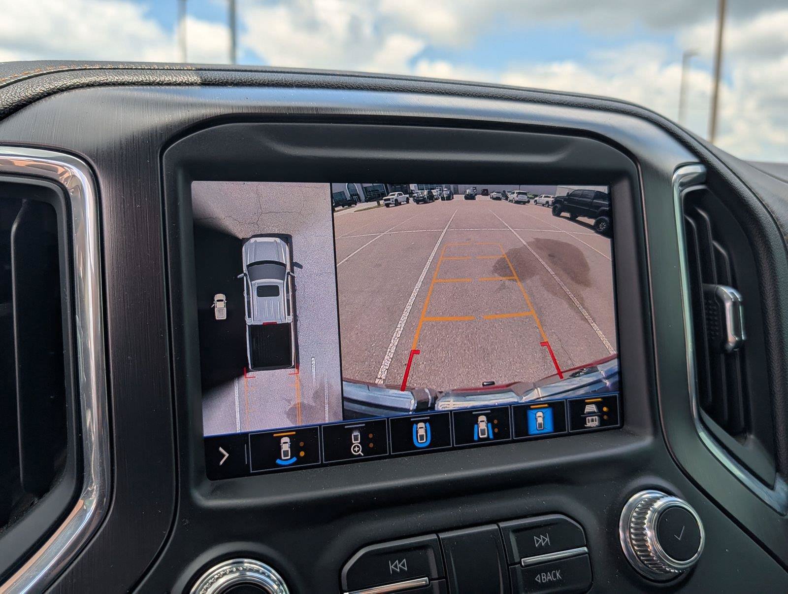 Used 2020 GMC Sierra 1500 AT4 w/ AT4 Premium Package AWD/4WD image 24