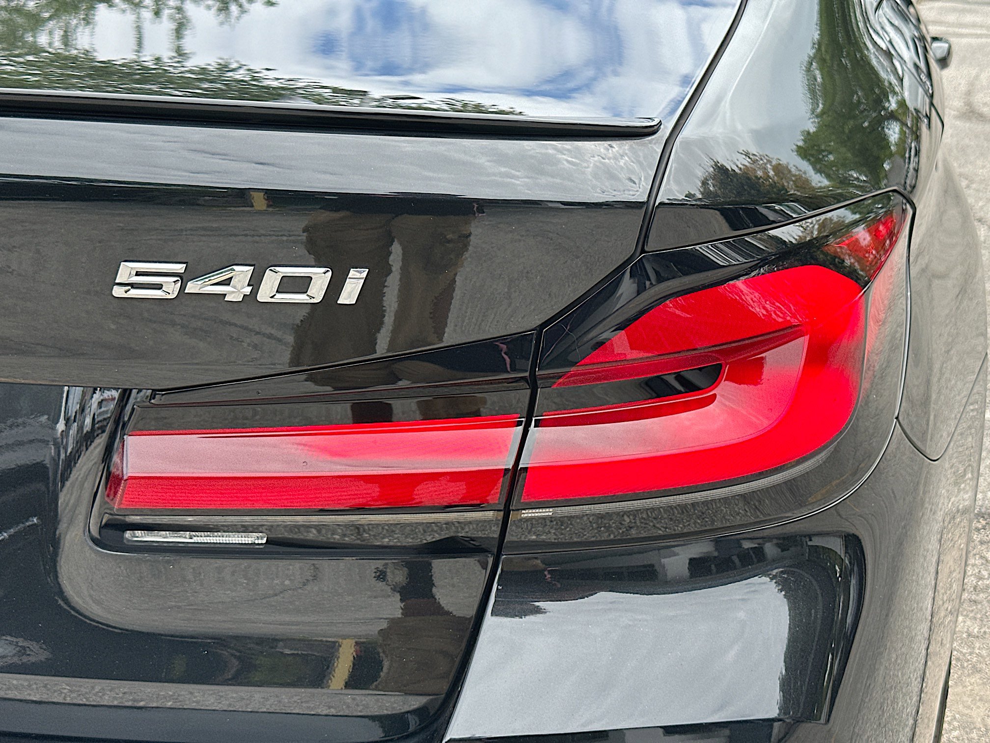 Certified 2023 BMW 540i w/ M Sport Package RWD image 32