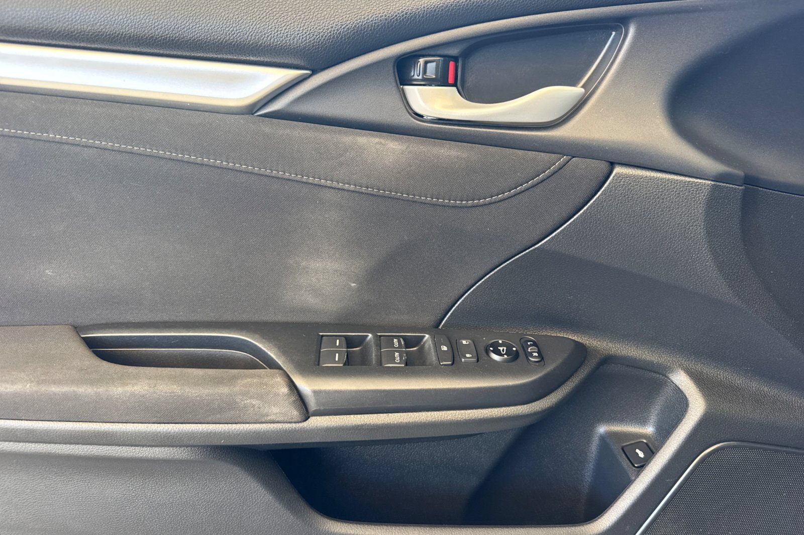 Used 2018 Honda Civic EX image 11