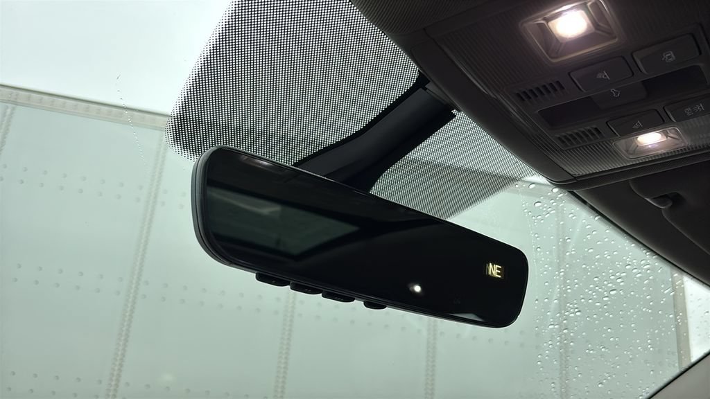 Used 2023 Volkswagen Atlas SE FWD image 25