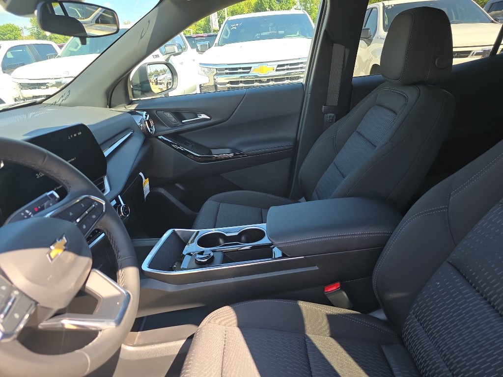 New 2027 Chevrolet Equinox LT FWD image 16