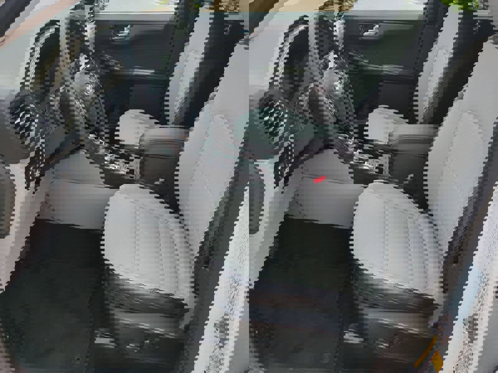 Used 2024 Ford Escape SE image 16