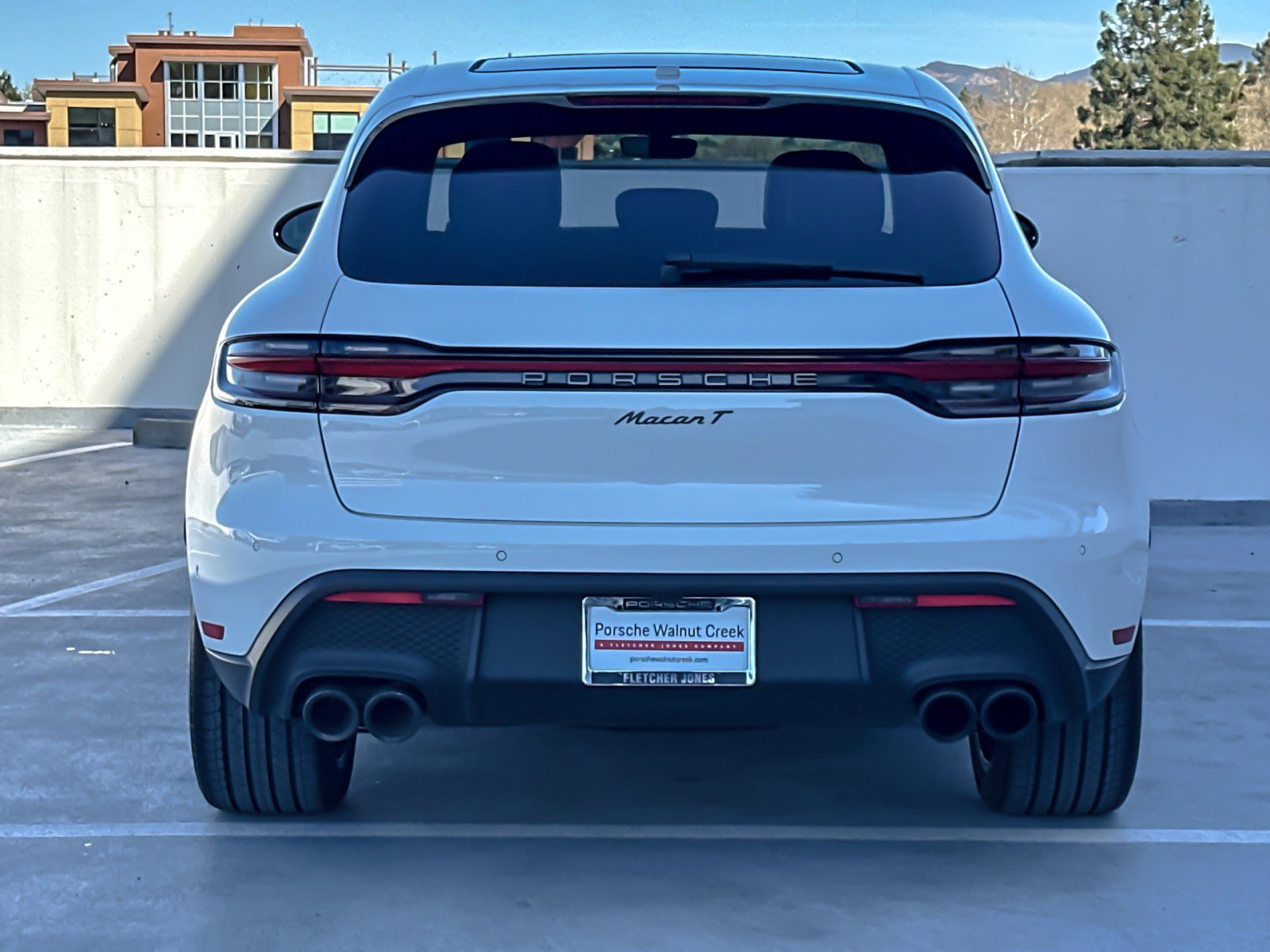 Certified 2025 Porsche Macan Turbo image 7