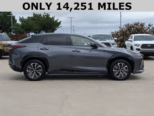 Used 2024 Lexus RZ 300e Premium w/ Accessory Package (2T) FWD image 4