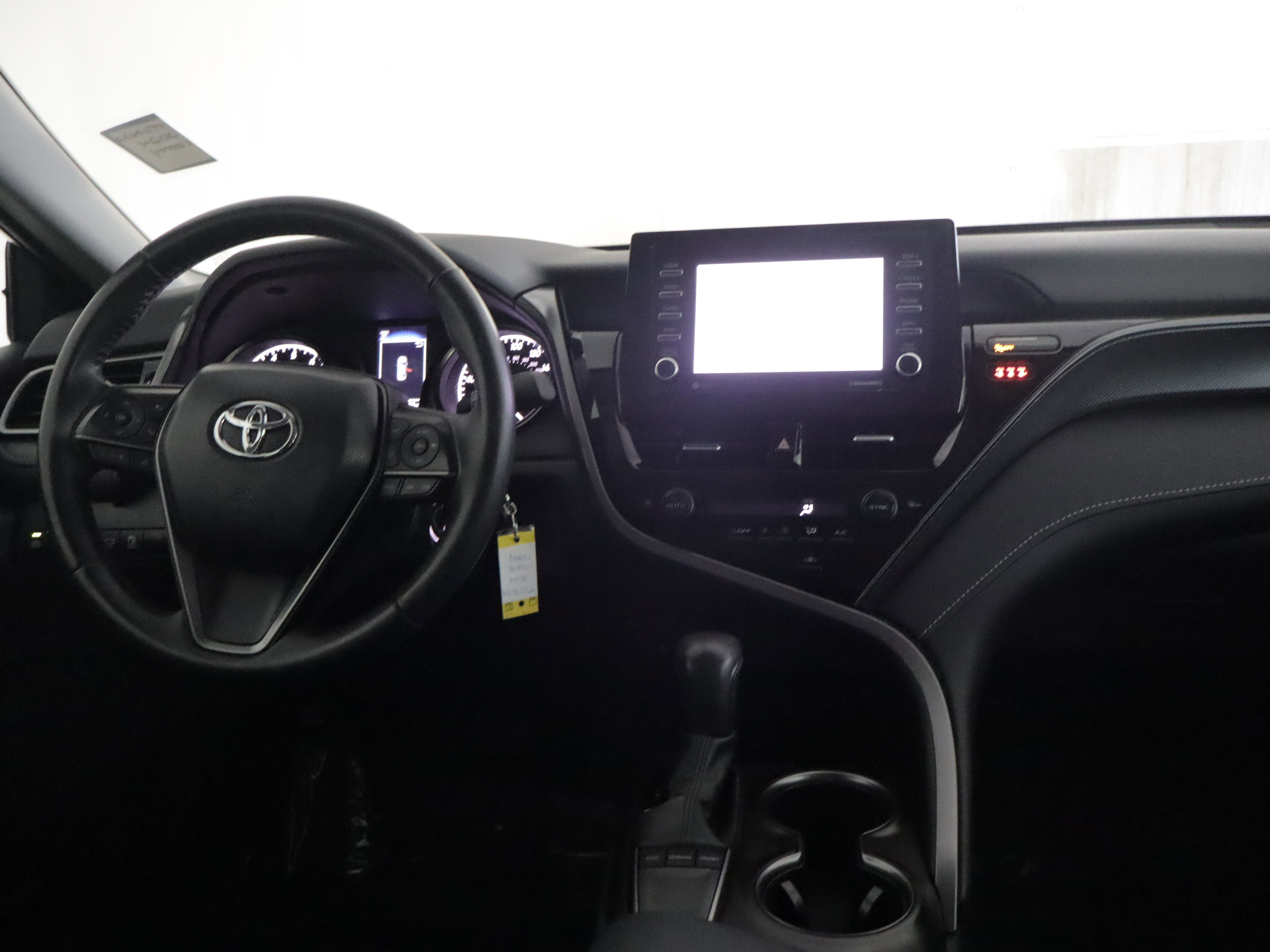 Used 2024 Toyota Camry SE FWD image 2