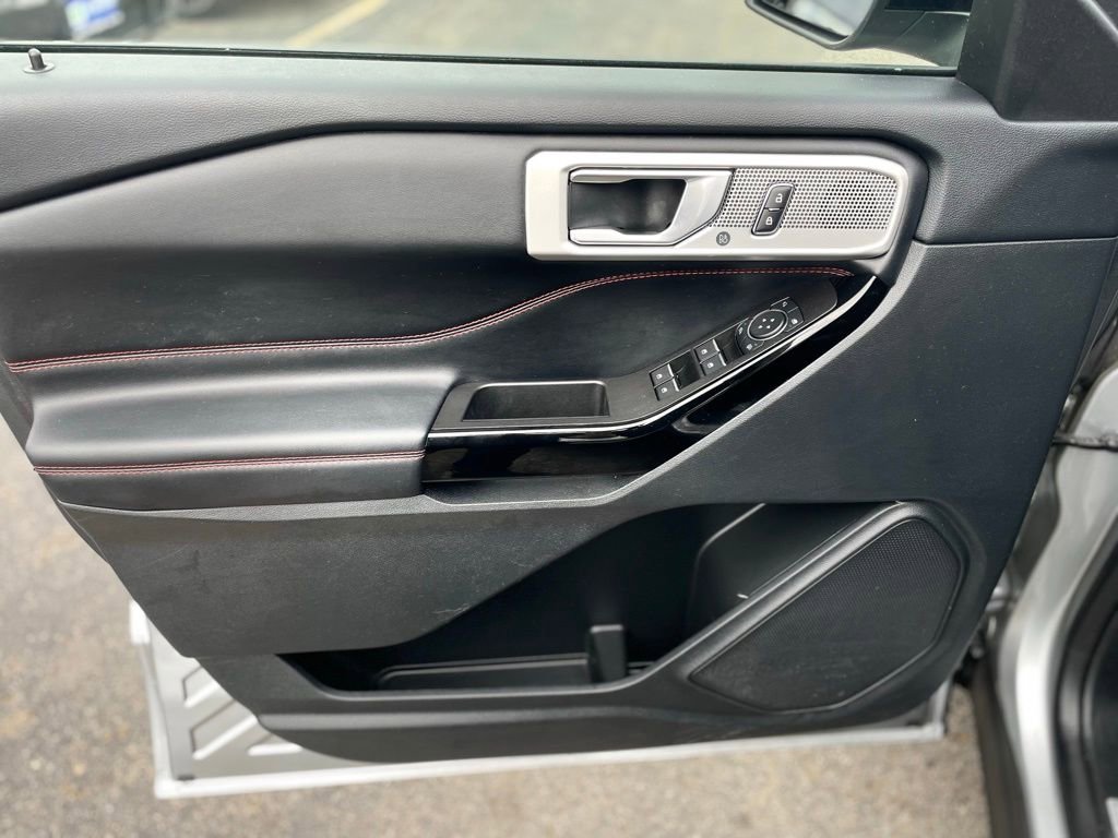 Used 2022 Ford Explorer ST-Line w/ Class IV Trailer Tow Package AWD/4WD image 14