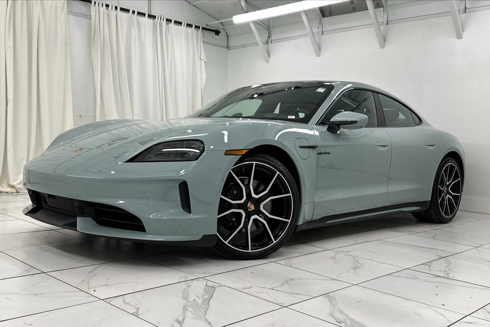 New 2025 Porsche Taycan 4S image 1