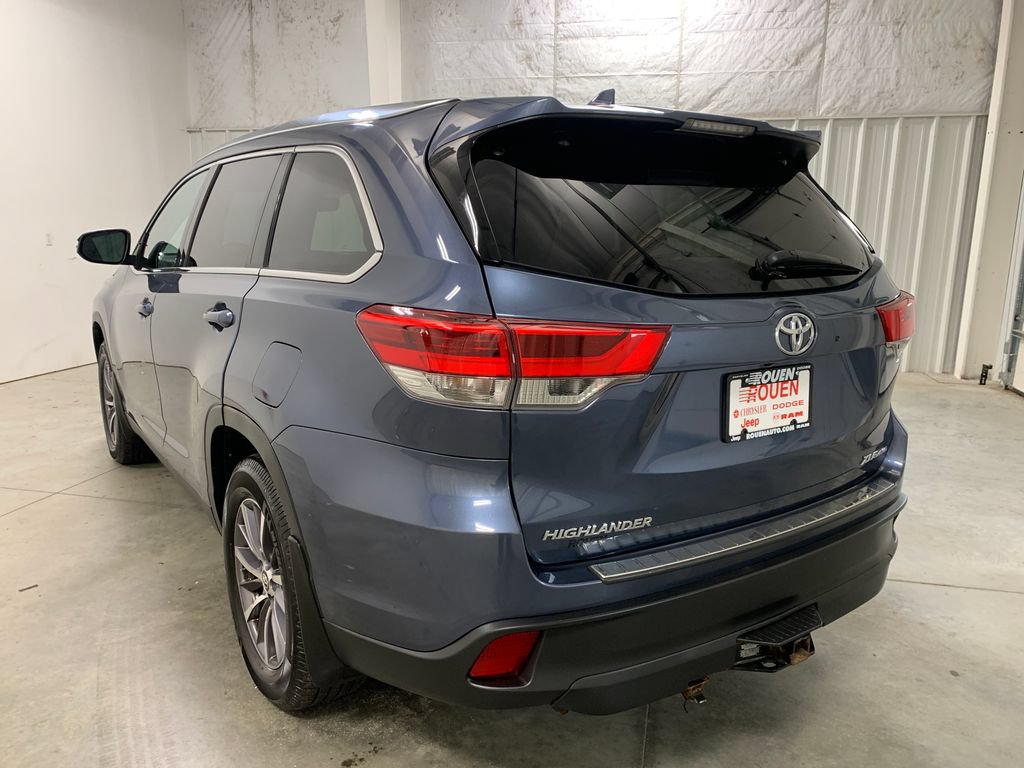 Used 2019 Toyota Highlander XLE AWD/4WD image 5