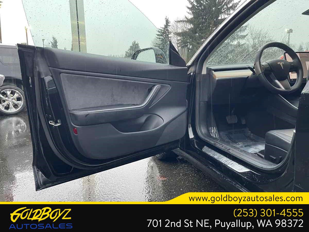 Used 2019 Tesla Model 3 Standard Range Plus image 10