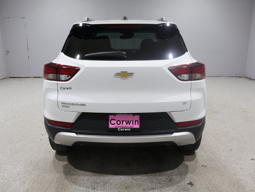 Used 2021 Chevrolet TrailBlazer LT w/ Convenience Package AWD/4WD image 3