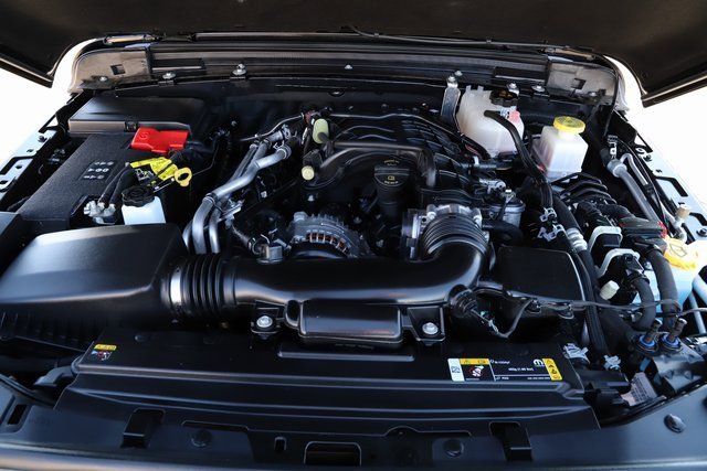 Used 2023 Jeep Gladiator Sport image 10