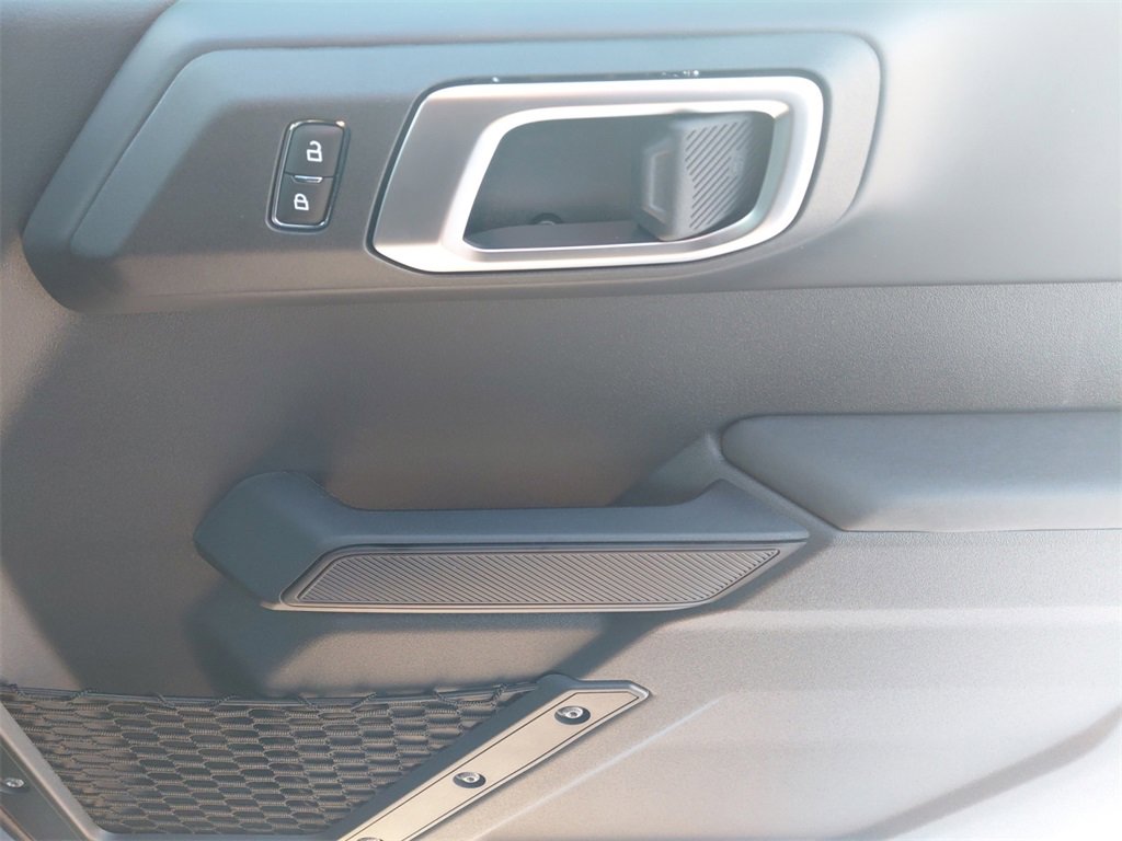 New 2025 Ford Bronco Badlands image 18