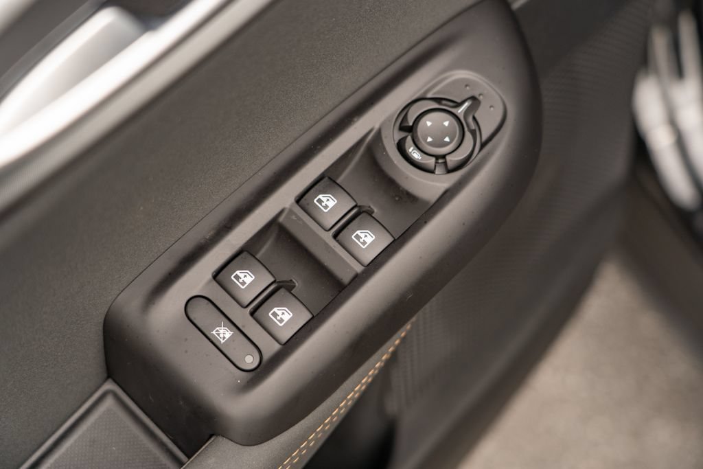 New 2025 Alfa Romeo Tonale w/ Premium Package AWD/4WD image 13