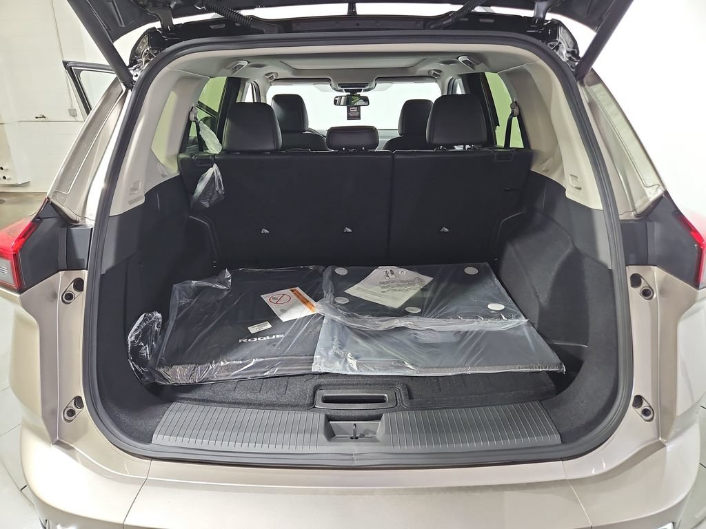 New 2026 Nissan Rogue Platinum AWD/4WD image 24