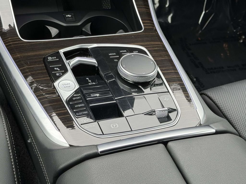 Used 2024 BMW X5 xDrive50e w/ M Sport Package image 19