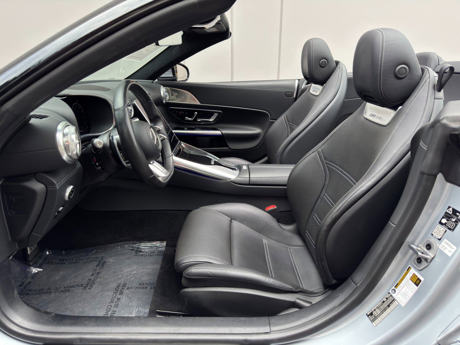 Used 2022 Mercedes-Benz SL 55 AMG 4MATIC w/ Driver Assistance Package image 16