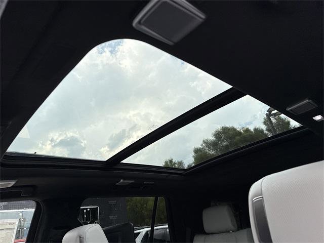 New 2025 Cadillac Escalade Sport Platinum w/ LPO, ONYX Package image 22