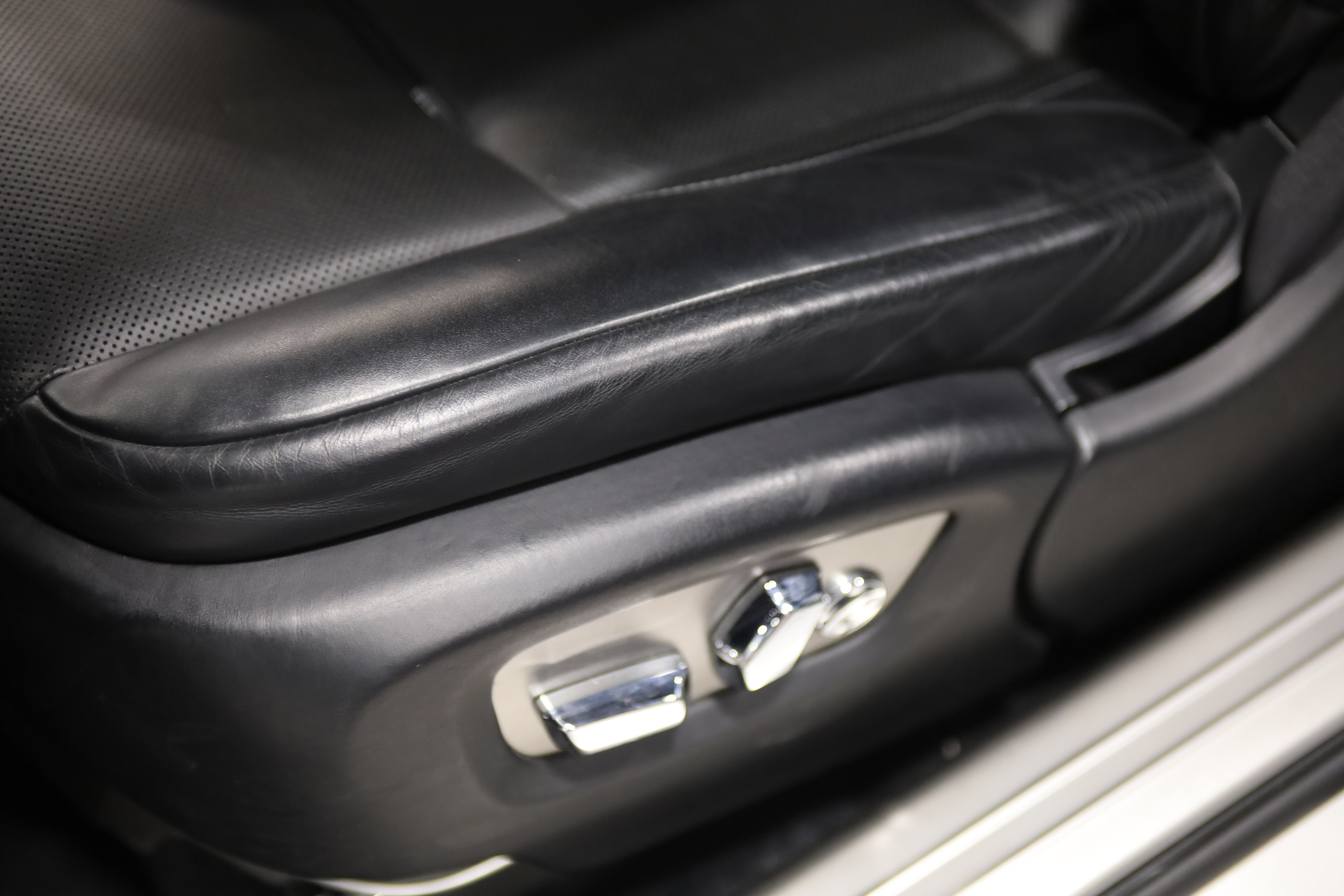 Used 2016 Rolls-Royce Wraith RWD image 16