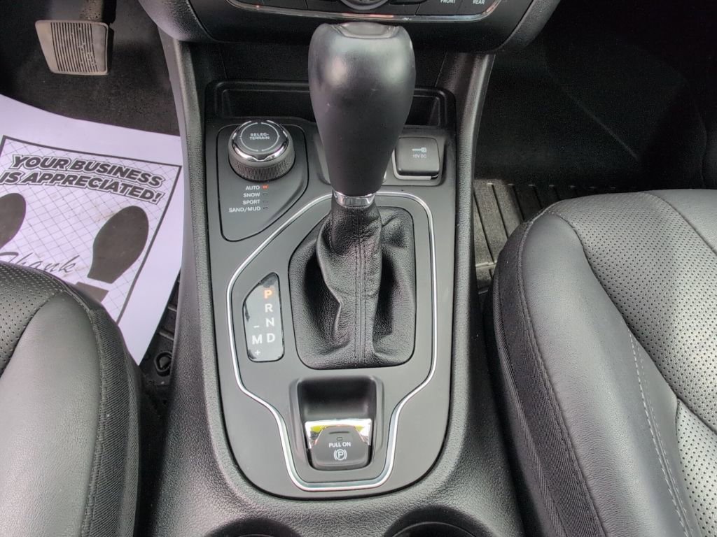 Used 2021 Jeep Cherokee Latitude Lux w/ Comfort/Convenience Group AWD/4WD image 22