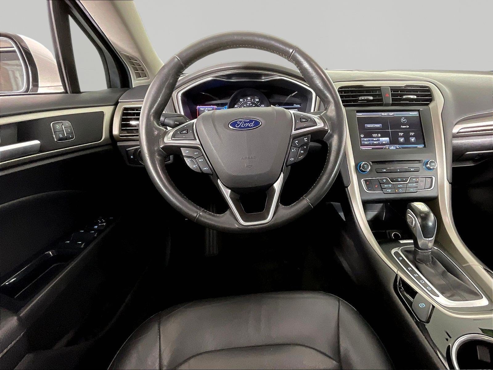 Used 2016 Ford Fusion SE w/ Equipment Group 202A FWD image 8