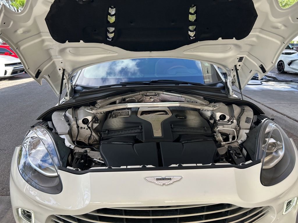 Used 2021 Aston Martin DBX image 12