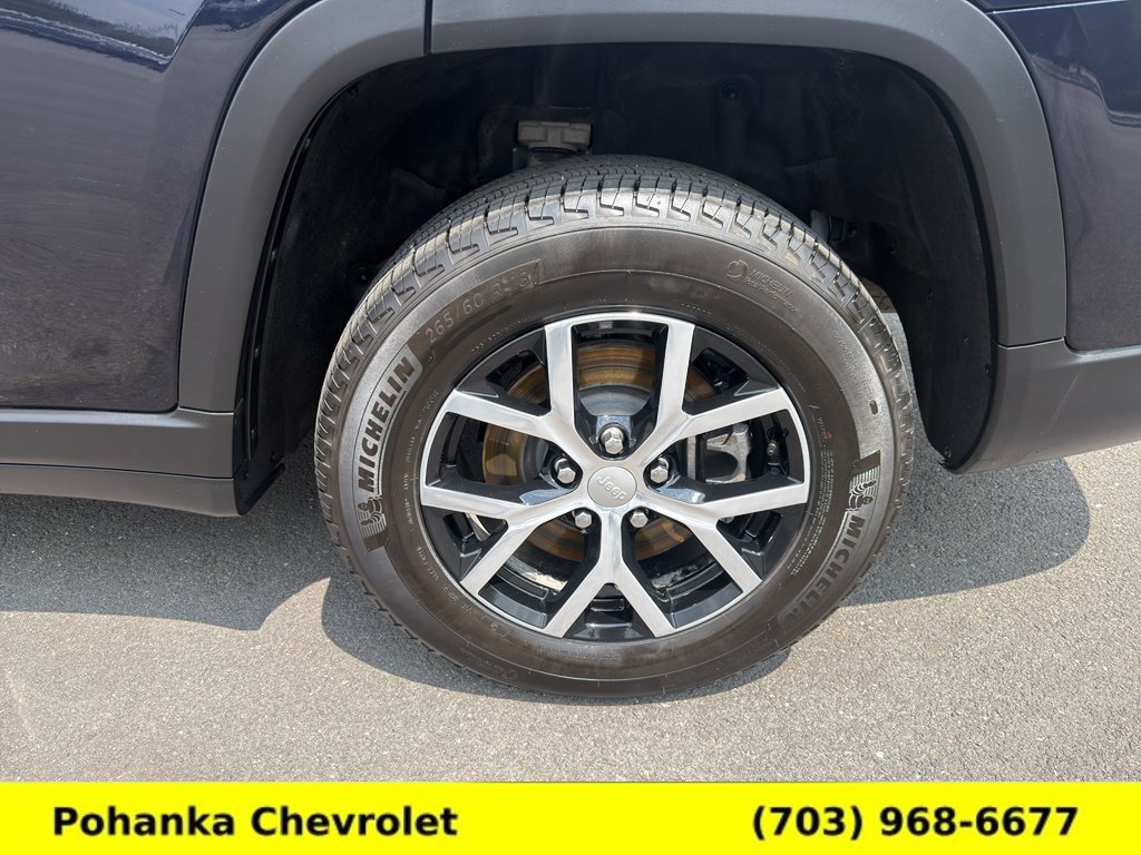Used 2024 Jeep Grand Cherokee L Limited AWD/4WD image 31