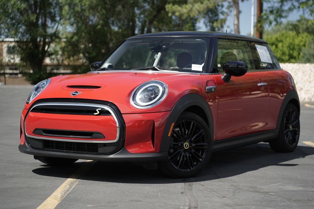 Certified 2024 MINI Cooper SE w/ Signature Upholstery Package FWD 360° Tour