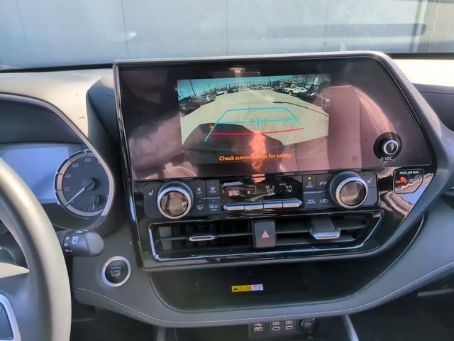 Used 2024 Toyota Highlander XSE image 10